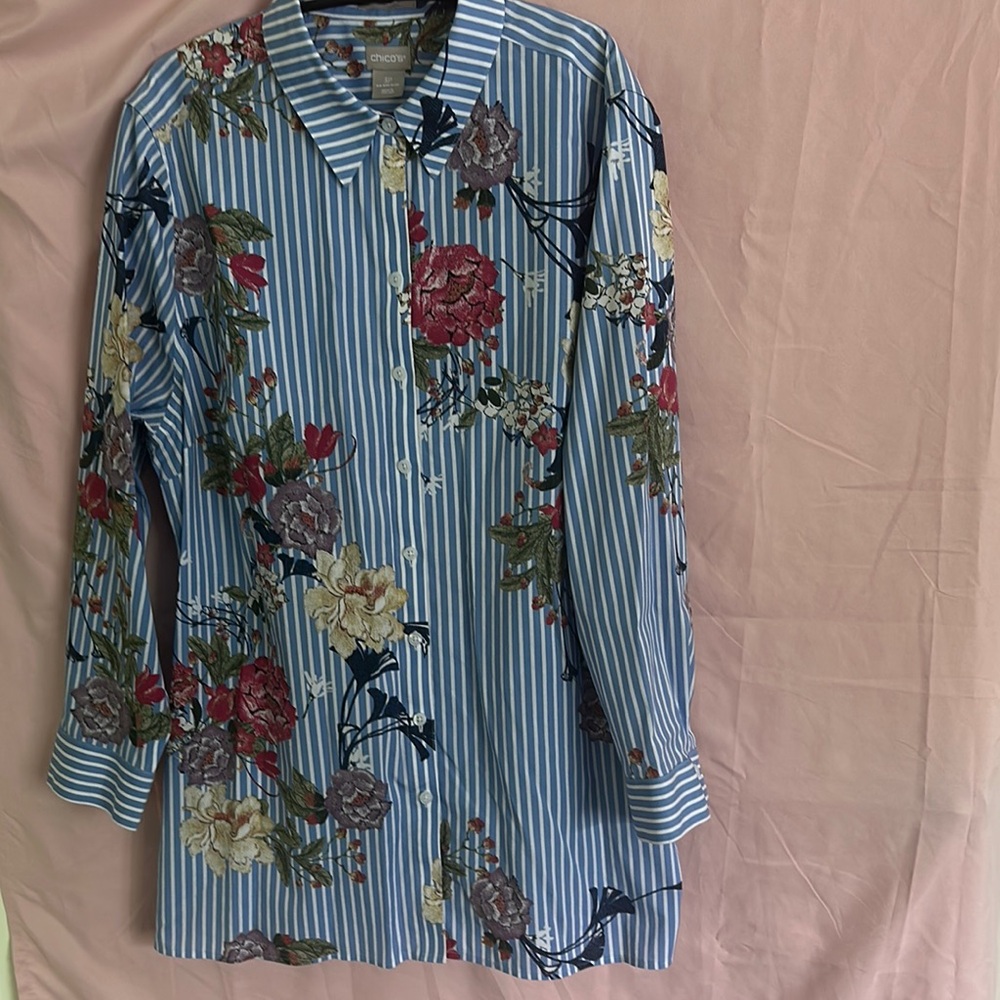 Chico’s Blue/White Floral Striped No Iron Shirt, Size 3P